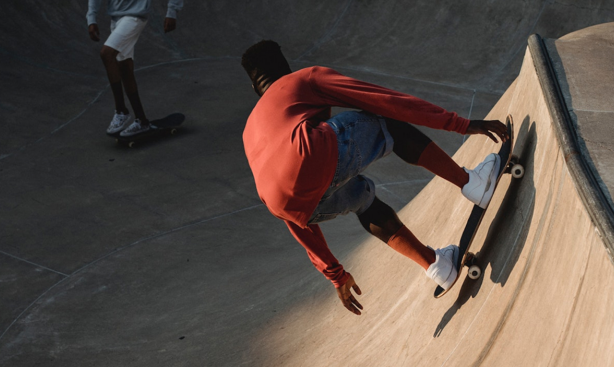 dropping in from skate ramp